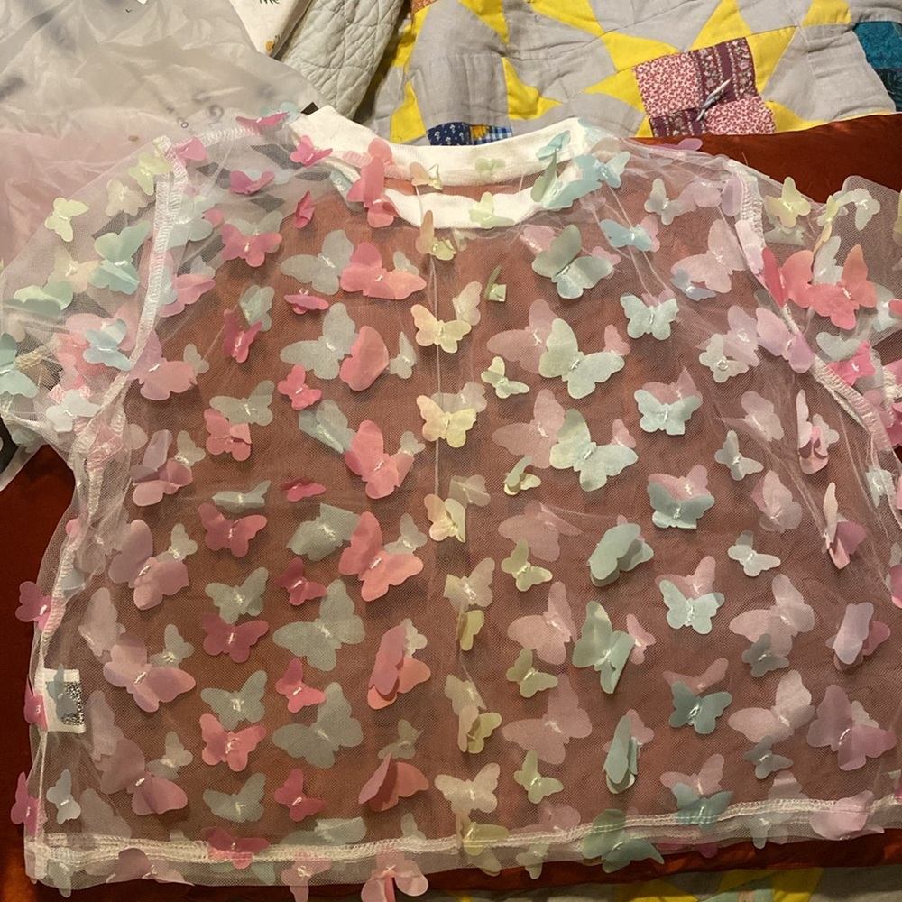 Mesh top with butterflies - Picture 7 of 8
